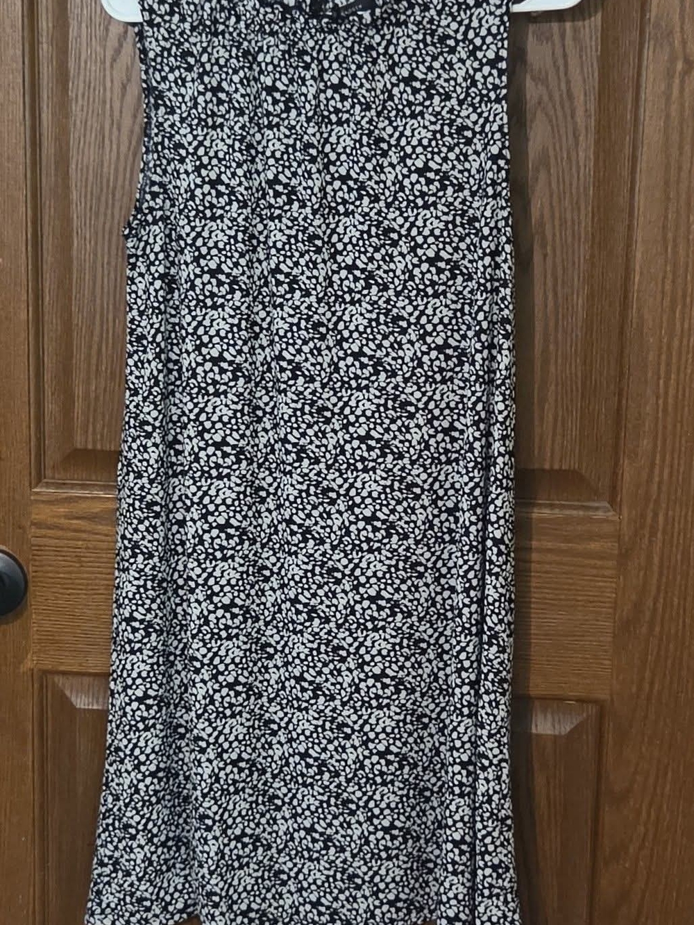 Black & White Floral Midi Dress - Classic Sleeveless Style